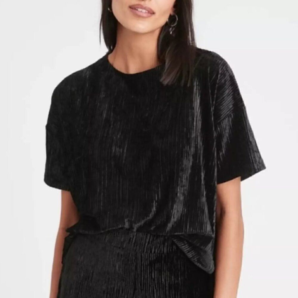 NWT Banana Republic Crinkle Velvet Top in Black | Size XS *top only*
